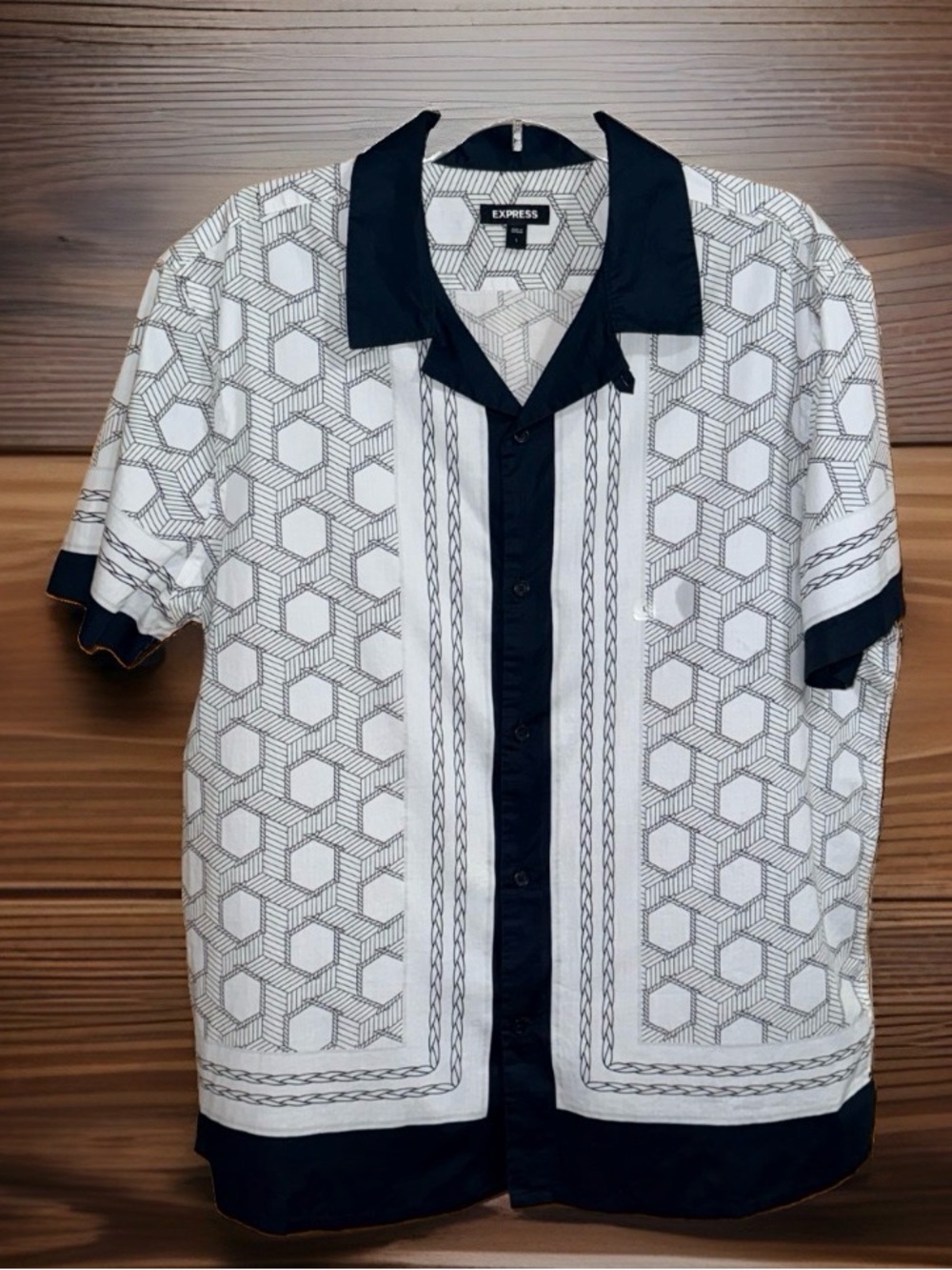 Express Men’s Short Sleeve Geometric Print Camp Collar Shirt-White & Black-L-EC